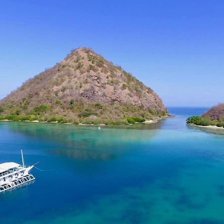 Le Pirate Boatel - Floating Hotel Labuan Bajo Dış mekan fotoğraf