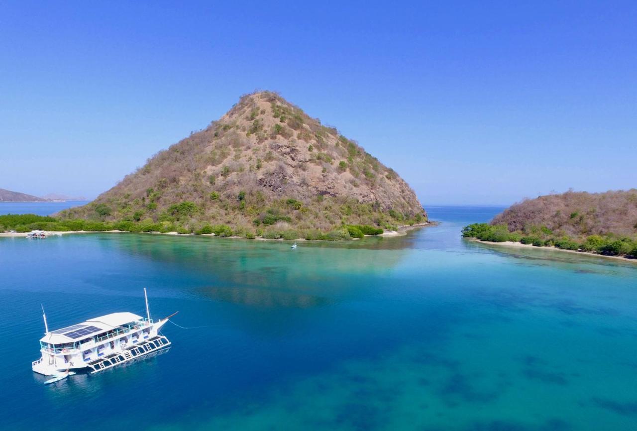 Le Pirate Boatel - Floating Hotel Labuan Bajo Dış mekan fotoğraf